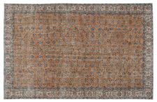 Vintage Distressed Rug Porell