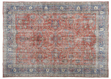 Vintage Distressed Rug Elvero