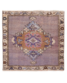 Vintage Turkish Rug Velaela