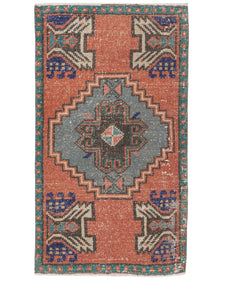 Vintage Turkish Rug Paine