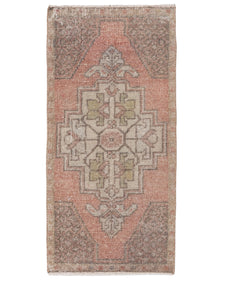 Vintage Turkish Rug Neine