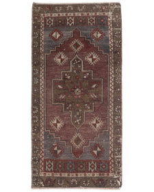 Vintage Turkish Rug Piniva