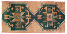 Vintage Turkish Rug Kolvin