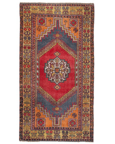 Vintage Turkish Rug Fiene