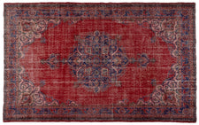 Vintage Distressed Rug Lufimo