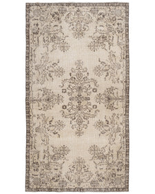 Vintage Distressed Rug Musia