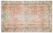 Vintage Distressed Rug Eshuns