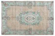 Vintage Distressed Rug Faylone