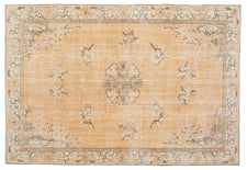 Vintage Distressed Rug Enyra