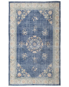 Vintage Distressed Rug Lorvi