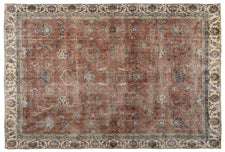 Vintage Distressed Rug Yelorin
