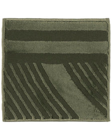 Maru in evergreen swatch