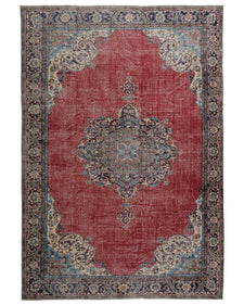 Vintage Distressed Rug Loaro