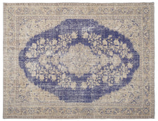 Vintage Distressed Rug Dung