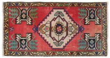 Vintage Turkish Rug Roderik