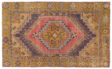 Vintage Distressed Rug Pheladia