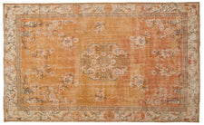 Vintage Distressed Rug Chryanetheus