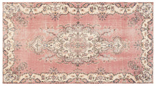 Vintage Distressed Rug Gretus