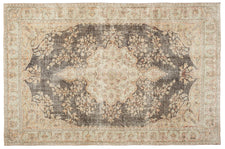 Vintage Distressed Rug Eggo
